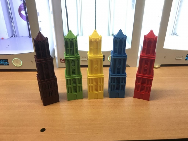Verschillend kleuren schaalmodellen DOM toren